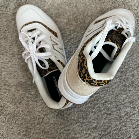 Stylish Tenni - Picture 2 of 5